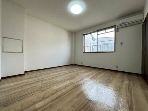 アネックスISOMURAの居間