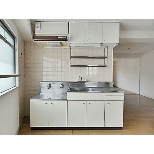 ファミリーハイツ柴田301のキッチン