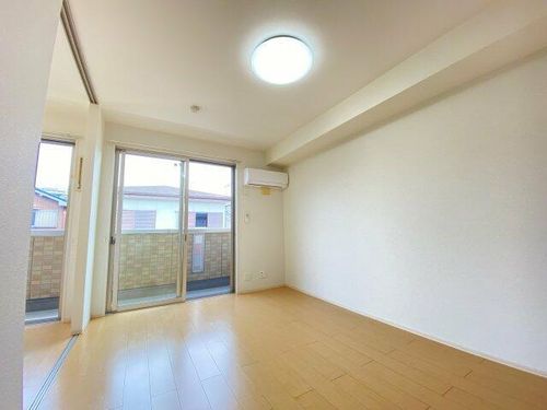 D’room京命302の居間