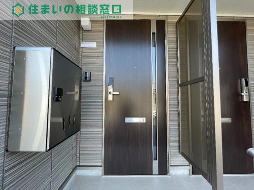 愛知県岡崎市若松東2丁目(アパート)の賃貸物件の玄関