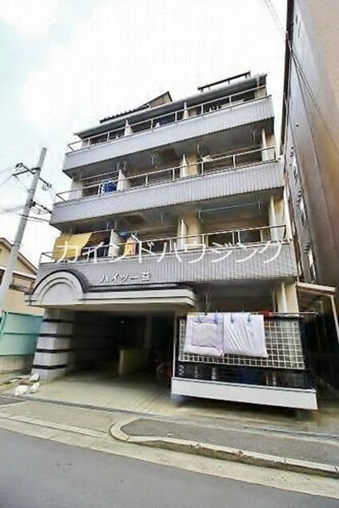 ハイツ一益の外観