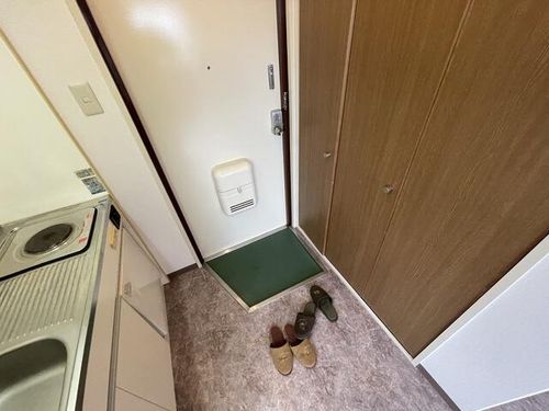 近江ビルの玄関