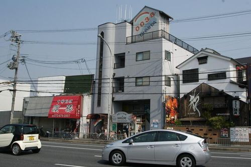 近江ビルの外観