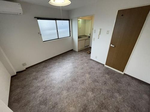 近江ビルの内装