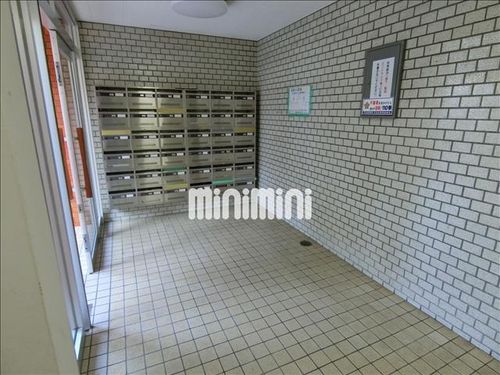 岡部ビルの玄関