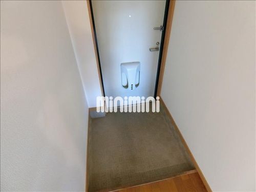 岡部ビルの玄関