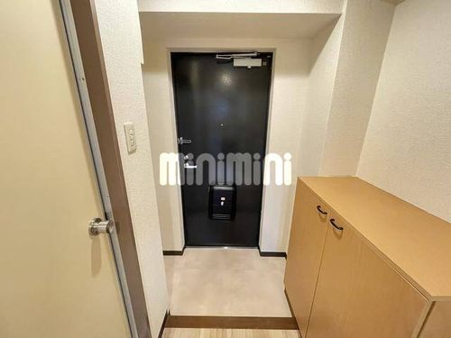 岡地レジデンス月ヶ丘の玄関