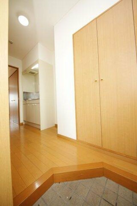 コスモなかねの玄関