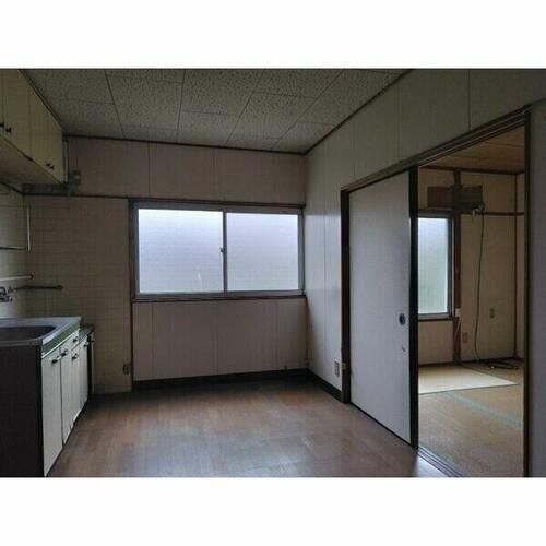 プランドゥ三橋Ⅱ101の居間