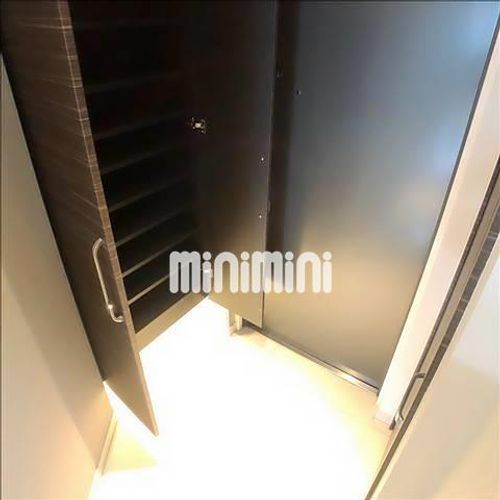 セノアタワー泉の玄関