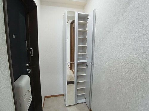 兵庫県神戸市兵庫区下三条町(マンション)の賃貸物件の玄関