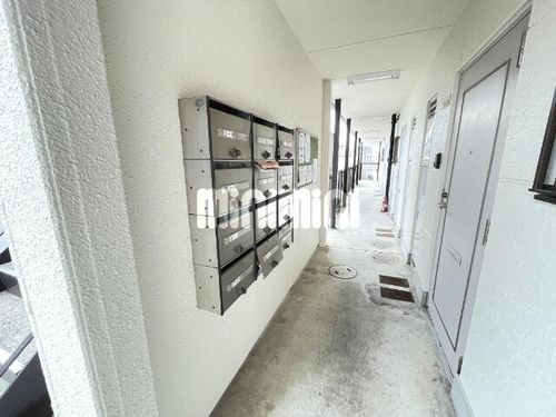 クレール新川の玄関