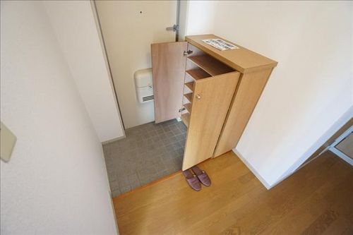 フォンテイン宮前の玄関