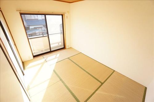 フォンテイン宮前の居間