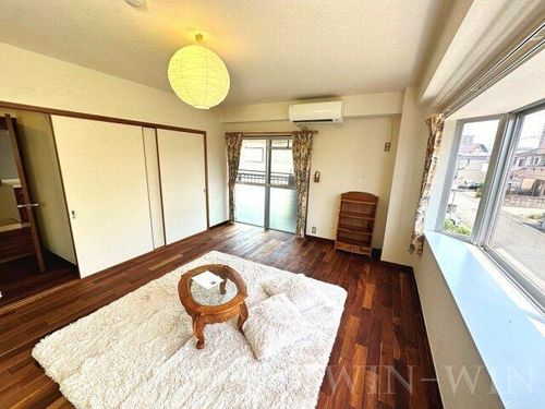 ユトリロ西松山の内装