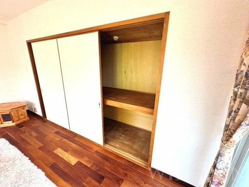 ユトリロ西松山の内装