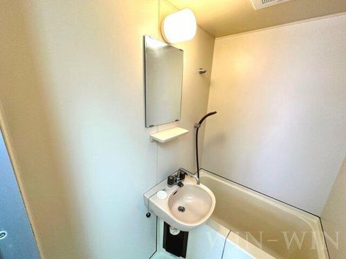 ユトリロ西松山の内装