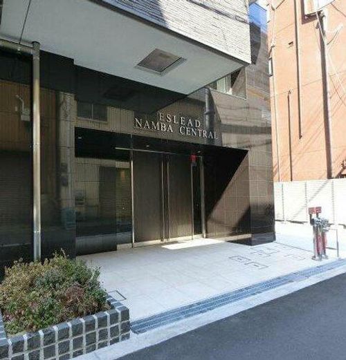 エスリード難波セントラルの玄関