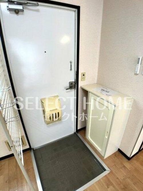 メゾン宝佳B203の玄関