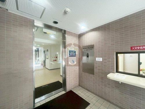セイワパレス堂島シティの玄関