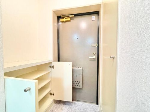 ジョイフル塩釜口Ⅱの玄関