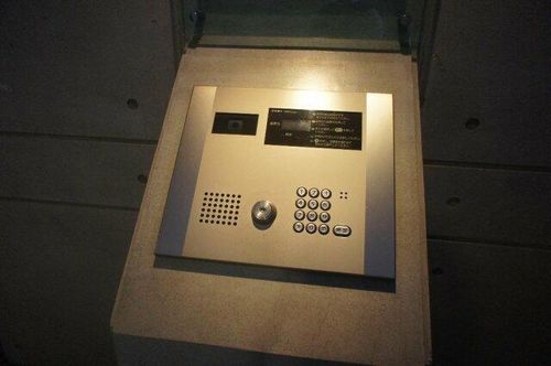 エイペックス名古屋鶴舞公園前の玄関