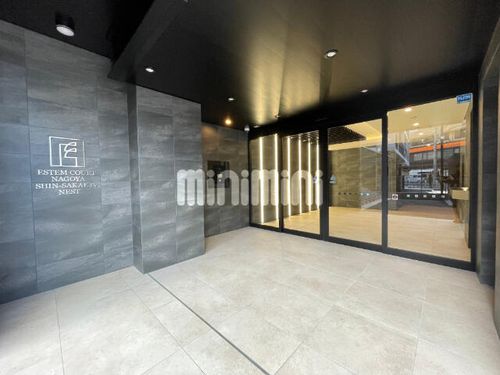 エステムコート名古屋新栄Ⅳネストの玄関