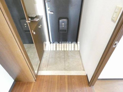 ミツイロイヤル大里駅前の玄関