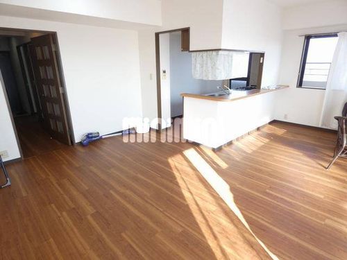 ミツイロイヤル大里駅前の居間