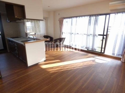 ミツイロイヤル大里駅前の居間