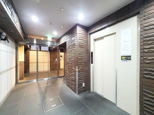 パラシオ南森町の玄関