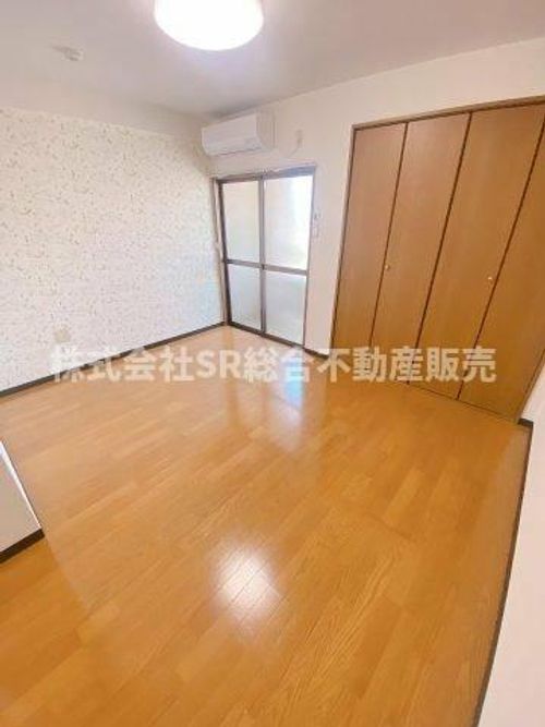 朋成マンションの居間