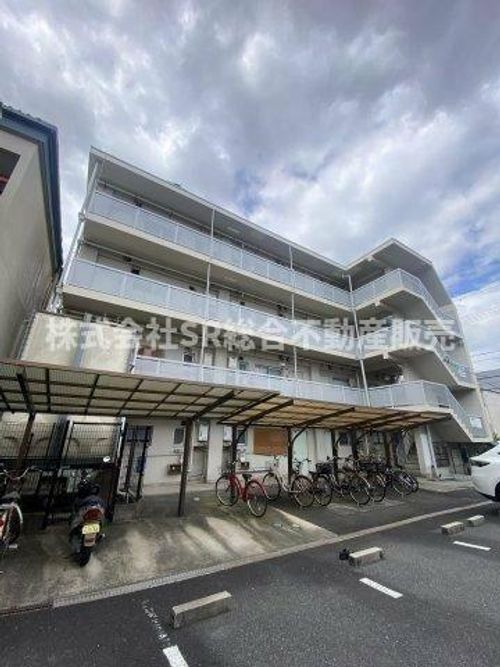 朋成マンションの外観