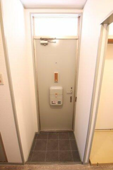 ピュアハイムⅠの玄関