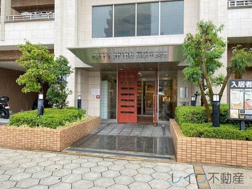 CITY SPIRE難波WESTの玄関