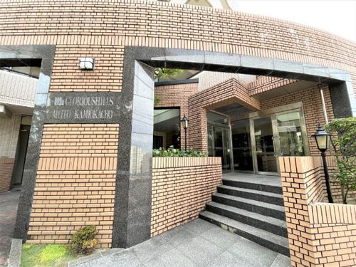 グローリアスヒルズ名東神丘町の玄関