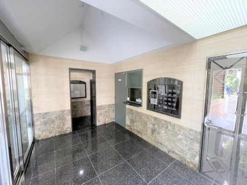 グローリアスヒルズ名東神丘町の玄関