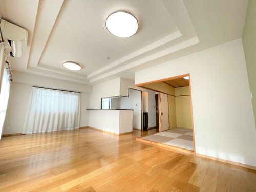 グローリアスヒルズ名東神丘町の居間