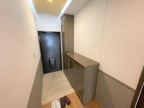 グローリアスヒルズ名東神丘町の玄関