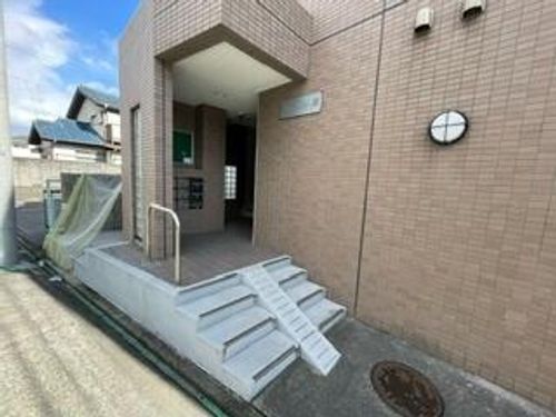 ホーメスト藤の玄関