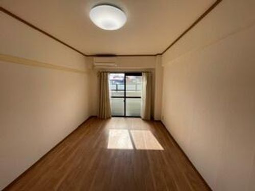 ホーメスト藤の居間