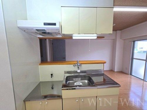 やまやの森305のキッチン