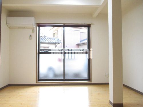 グランディールエルメスの居間