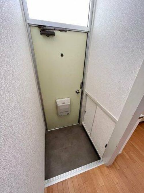 大阪府松原市田井城4丁目(マンション)の賃貸物件の玄関