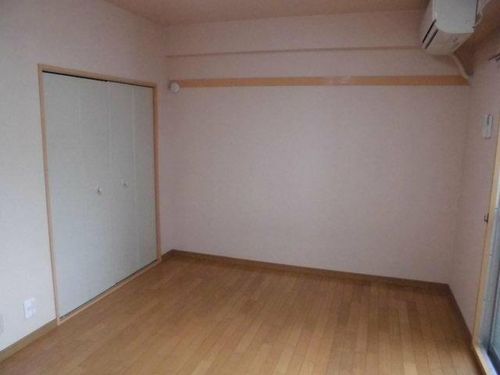コーポセブンスワン401の居間