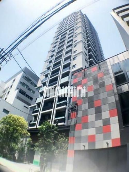 プラウドタワー栄の外観