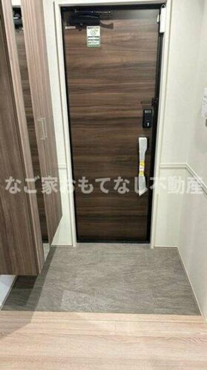 プラムⅥの玄関