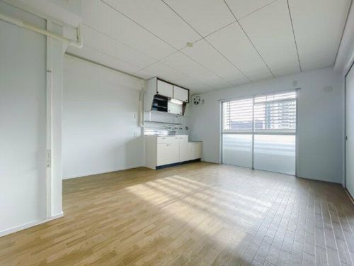 公社賃貸SMALIO 晴美台C2-1108の居間