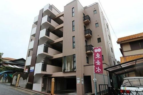 ルシエール垂水の玄関