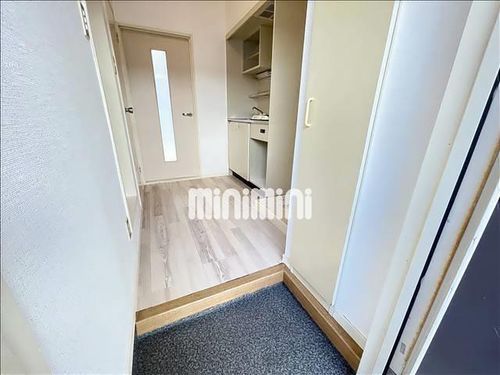 サンライズ A棟の玄関